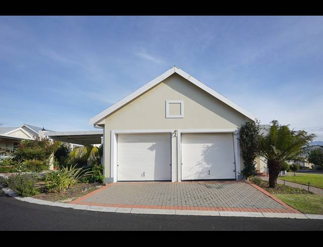 3 bed property to rent in LANGERUG